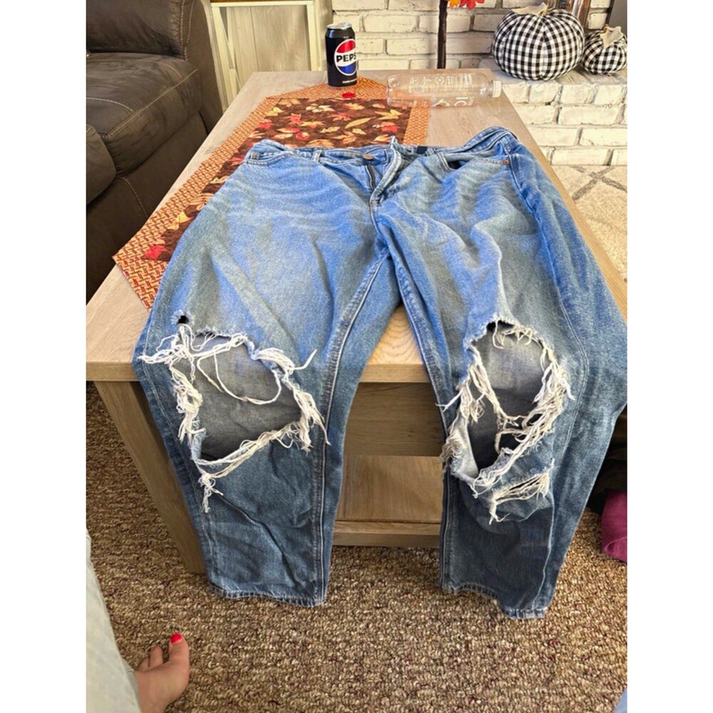 American Eagle Strigid Mom Jeans High Rise Blue Distressed 5-Pocket Button
